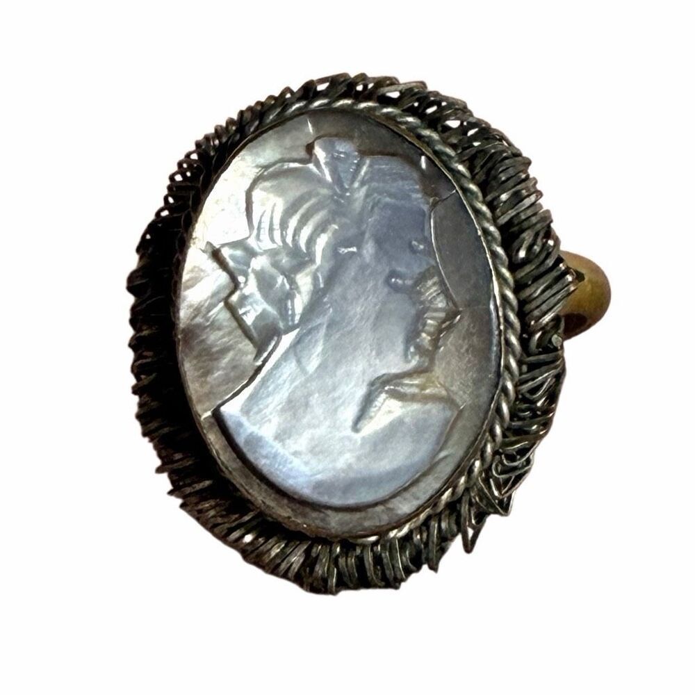 Vintage Italian B.S. 800 Silver Cameo Ring Gray Shell Portrait Ornate Setting